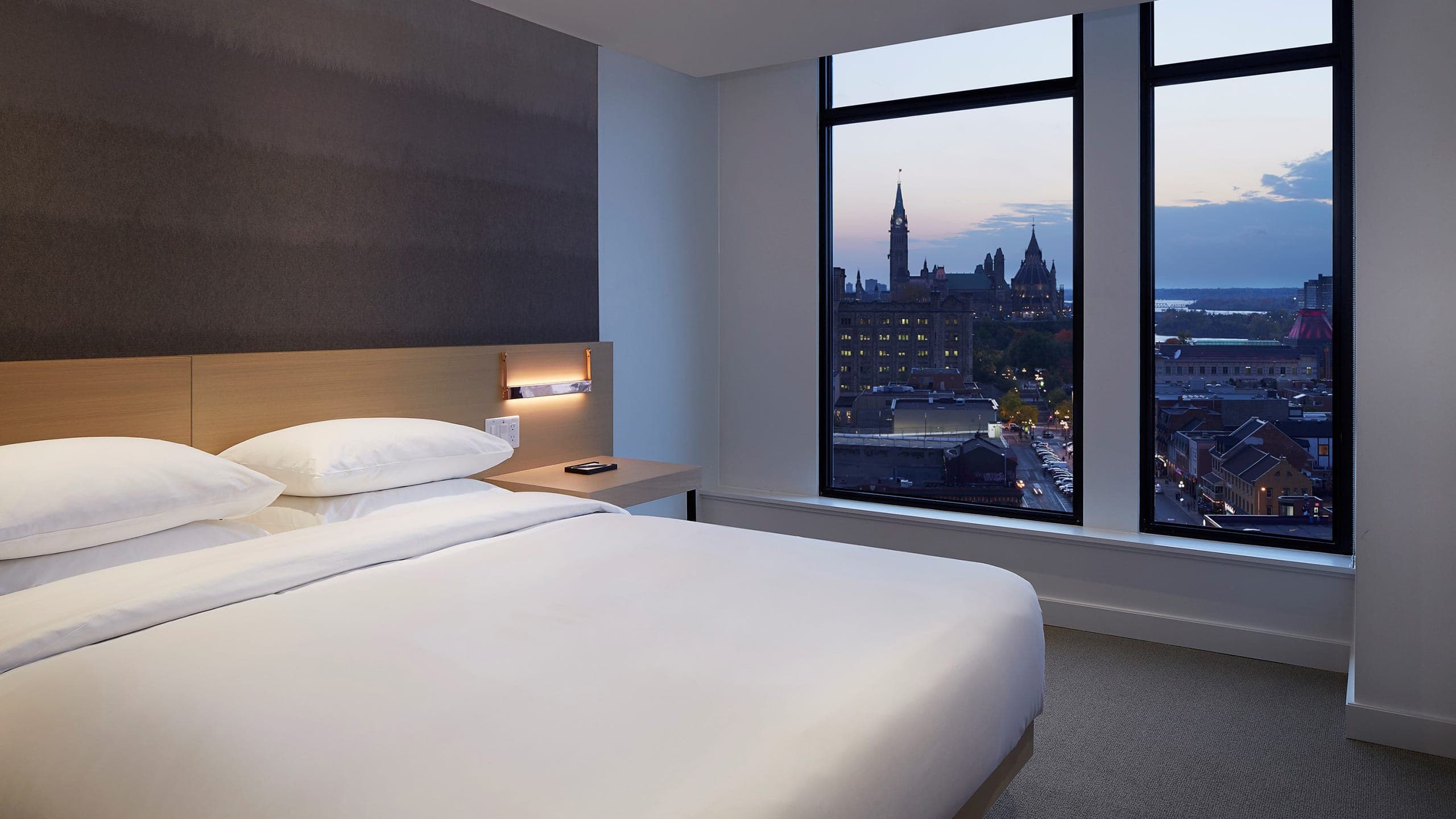 1 de 1 Andaz Ottawa ByWard Market Bedroom