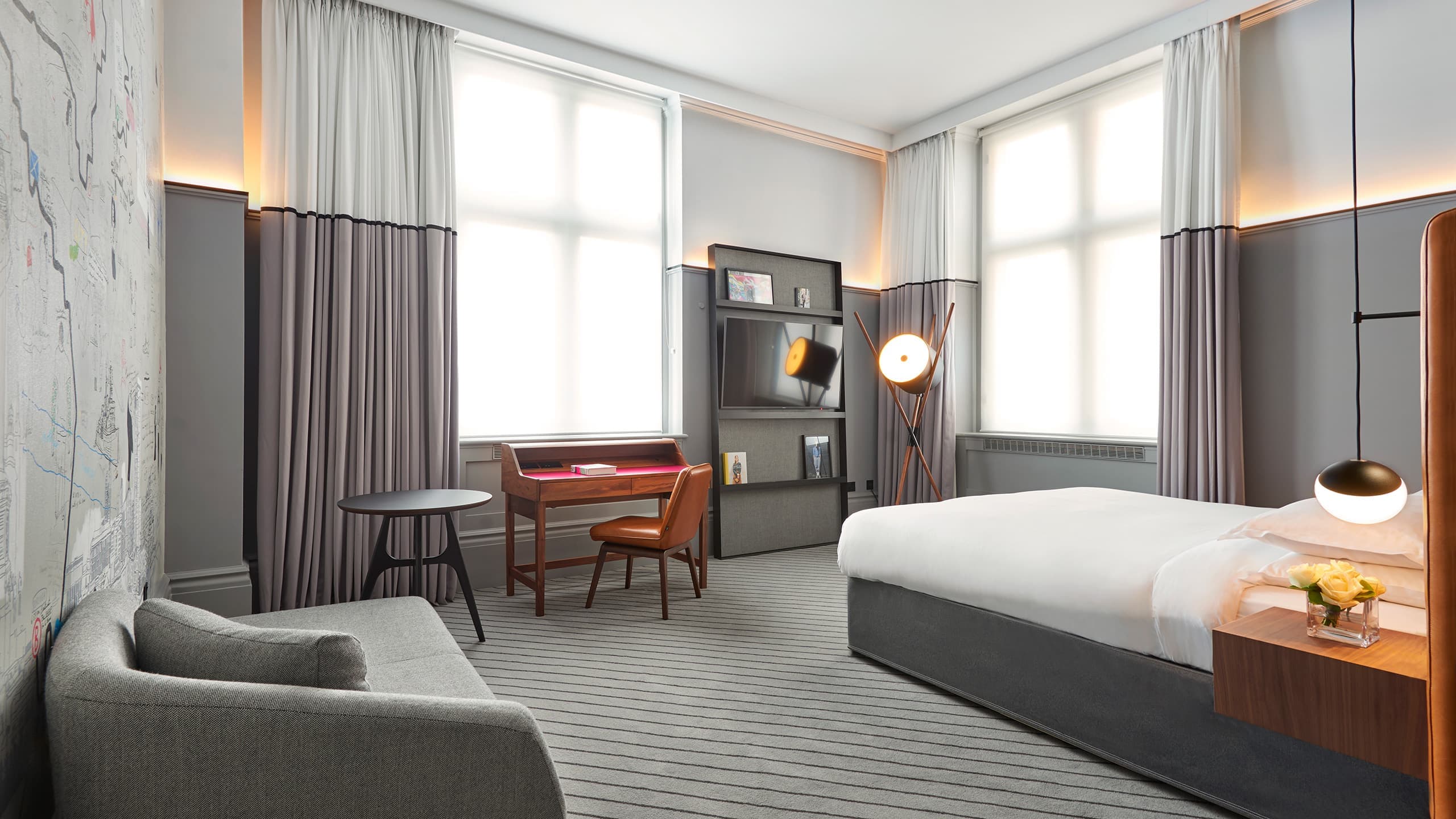 4 de 6 Andaz London Liverpool Street Large King Street Art Room