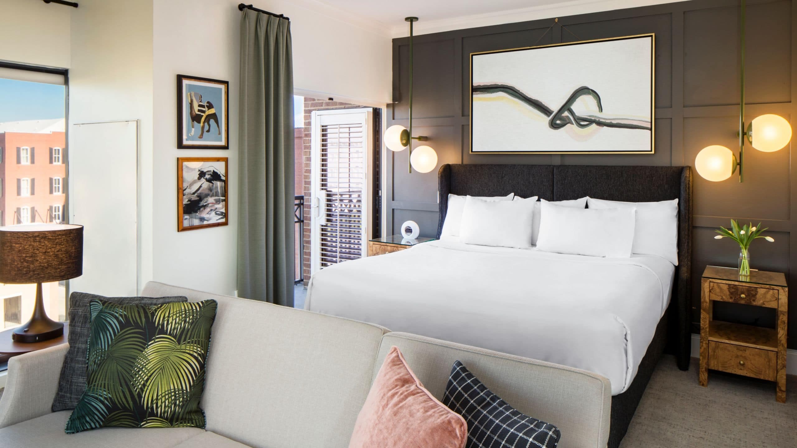 1/2 Andaz Savannah Ellis Square Bed