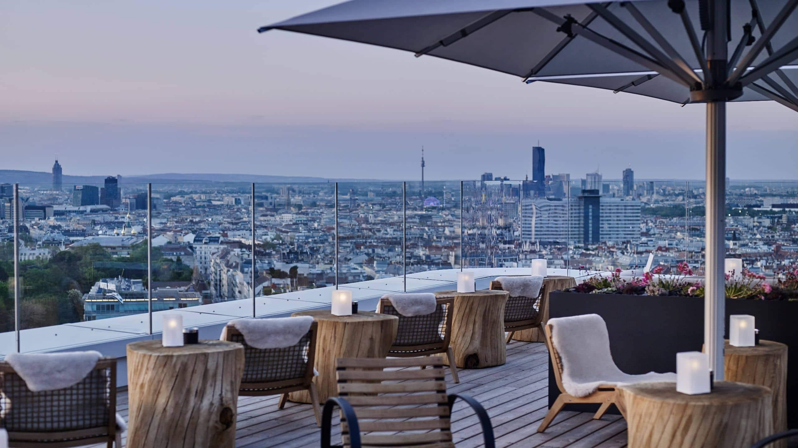 6 von 8 Andaz Vienna Am Belvedere Aurora Patio