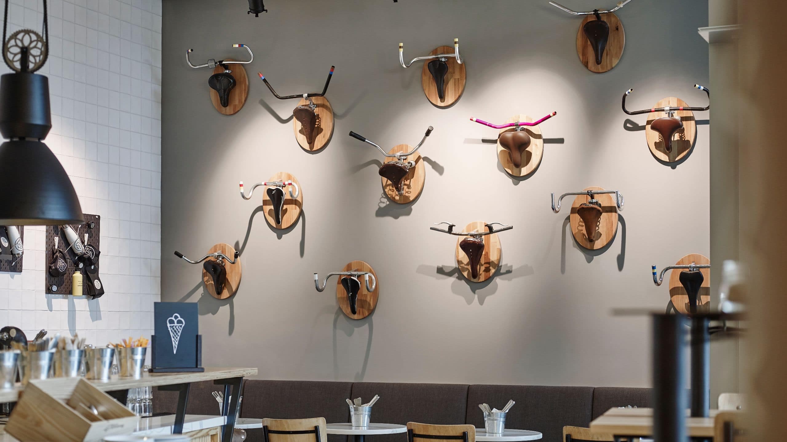 4 von 5 Andaz Vienna Am Belvedere Cyclist Corner