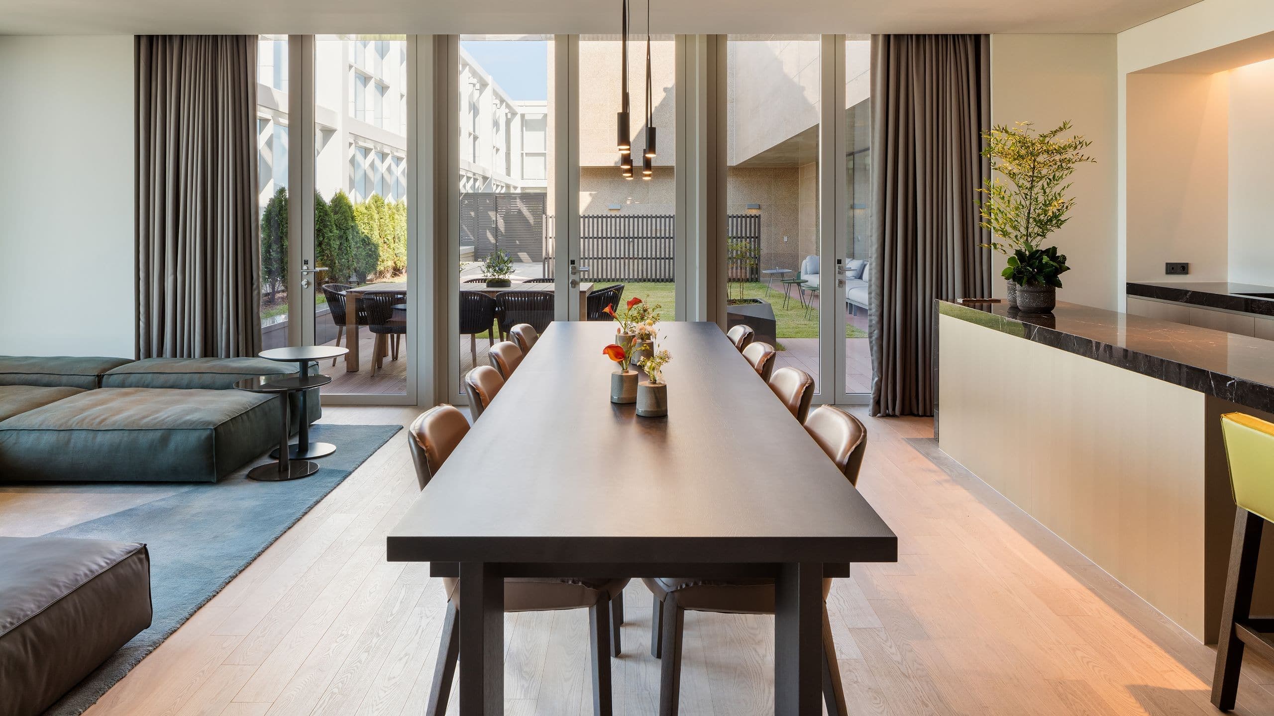 第 1,共 4 Andaz Seoul Gangnam Gangnam Penthouse Dining Table