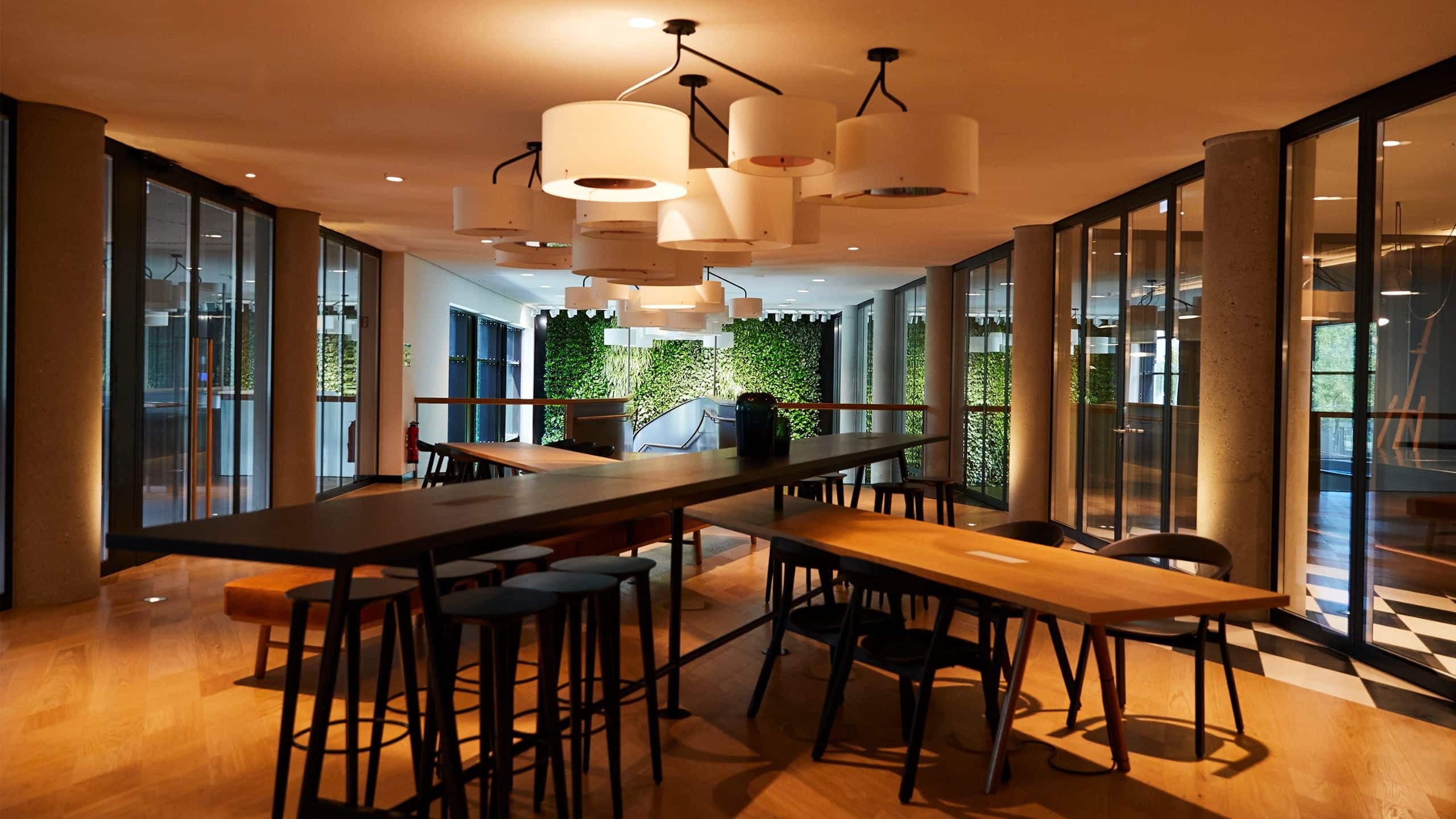 4 von 5 Andaz Munich Schwabinger Tor Creative Space X Table