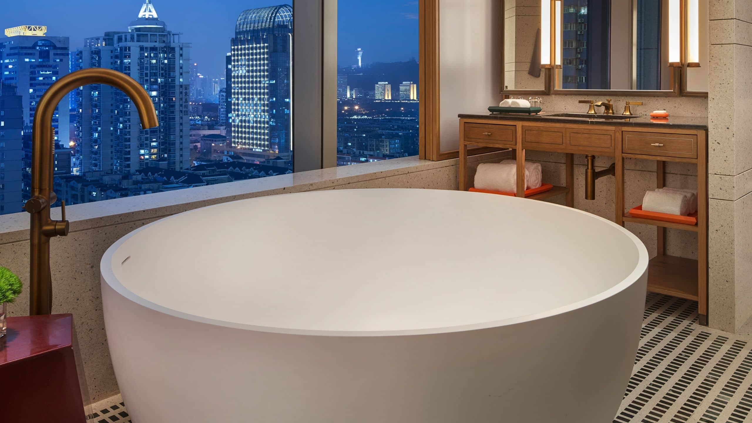 3 из 3 Andaz Xiamen Andaz Suite Bathroom