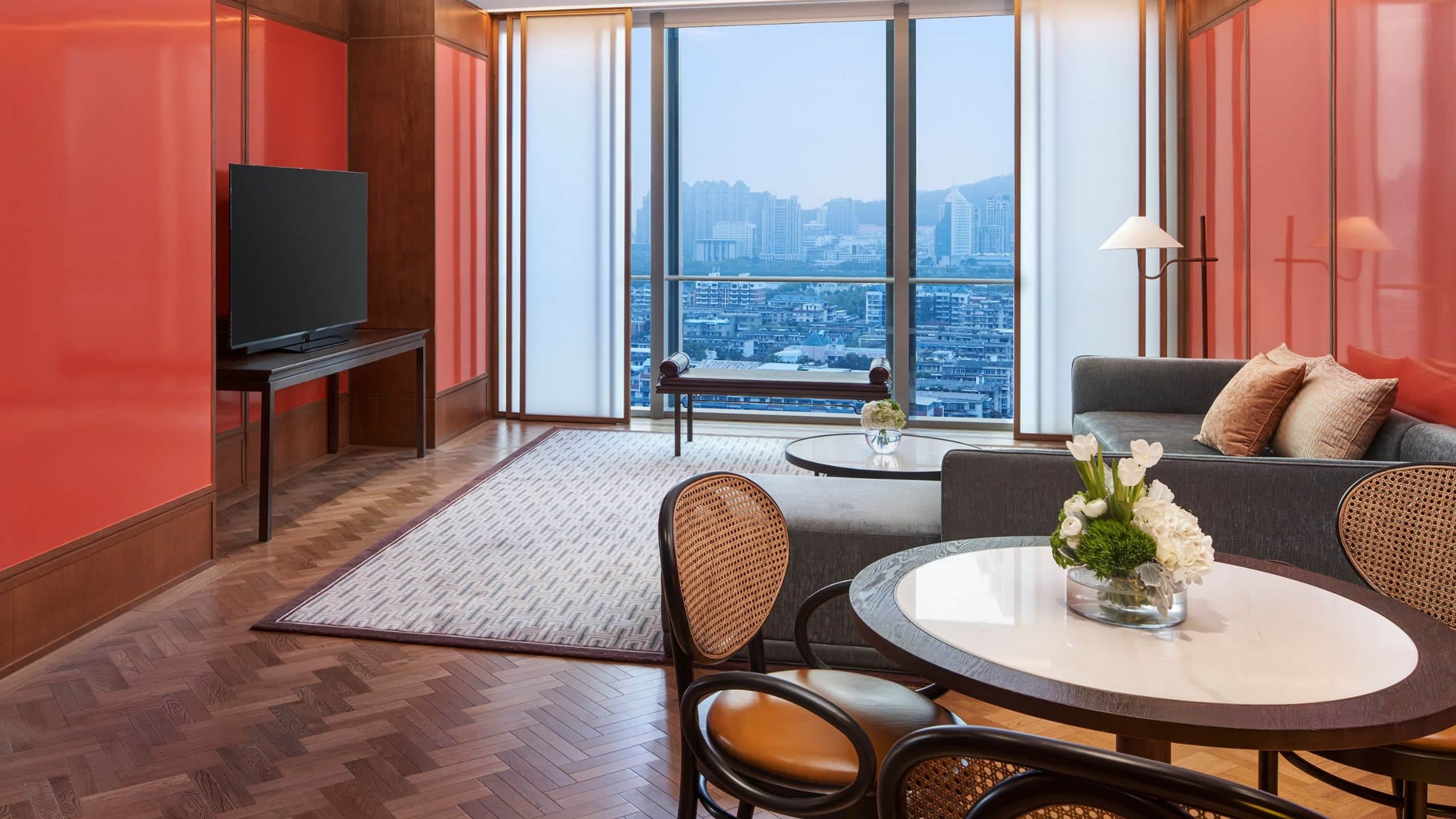 2 из 3 Andaz Xiamen Andaz Suite Living Room