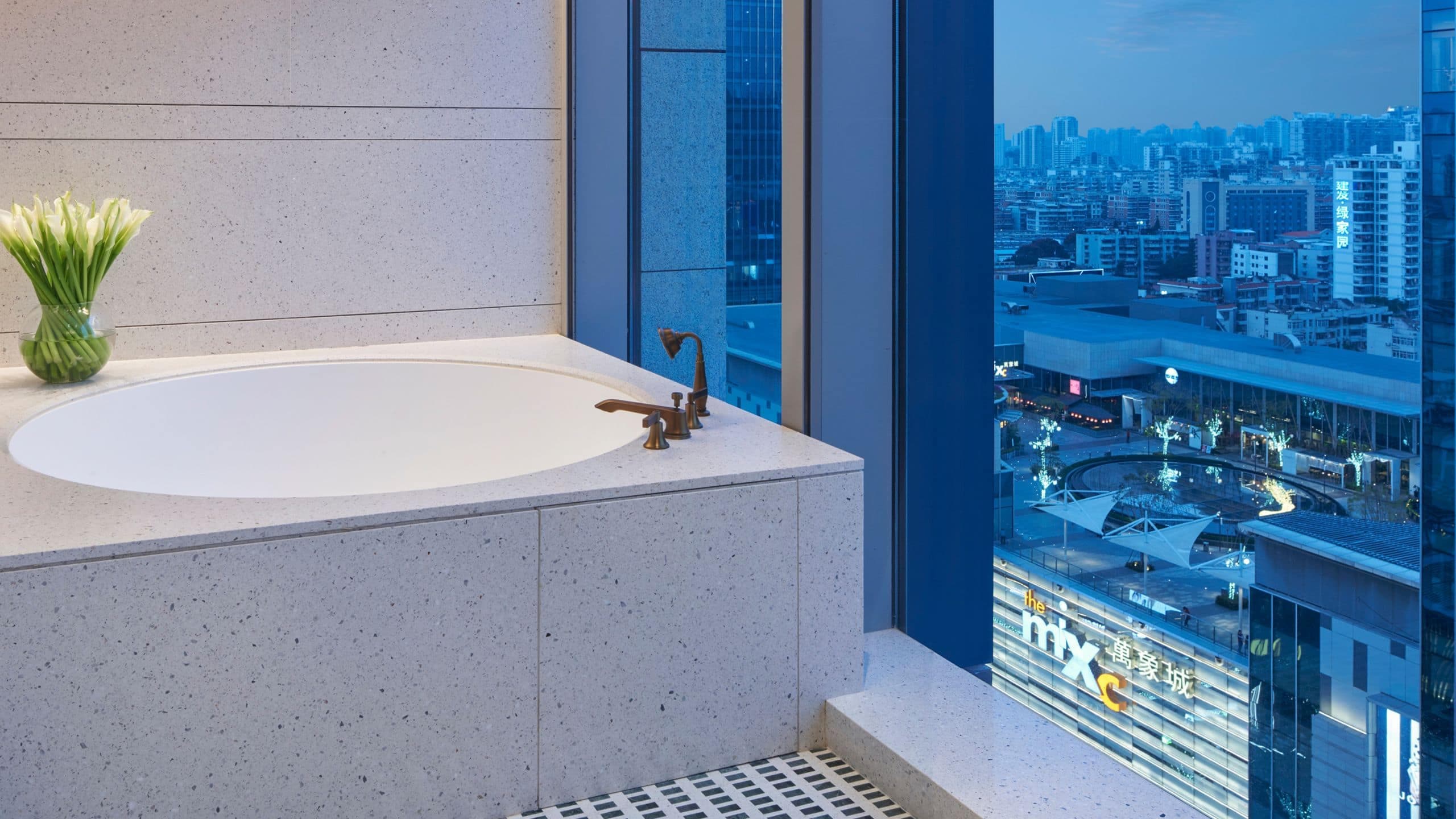 2 из 2 Andaz Xiamen Premium Room Bathroom
