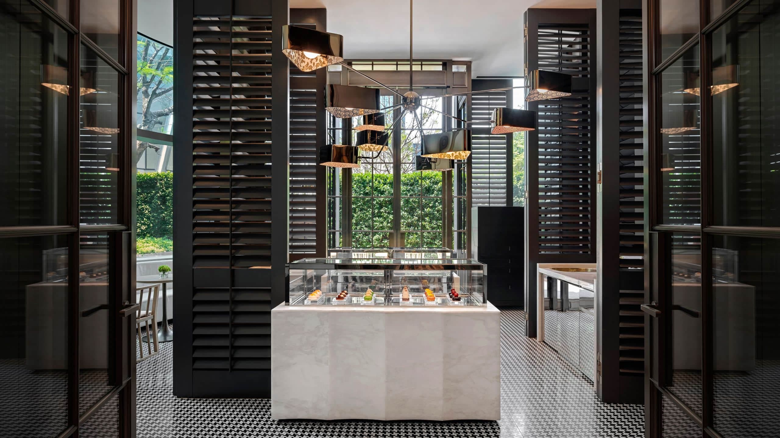 第 1,共 1 Andaz Shenzhen Bay Mayflower Entrance