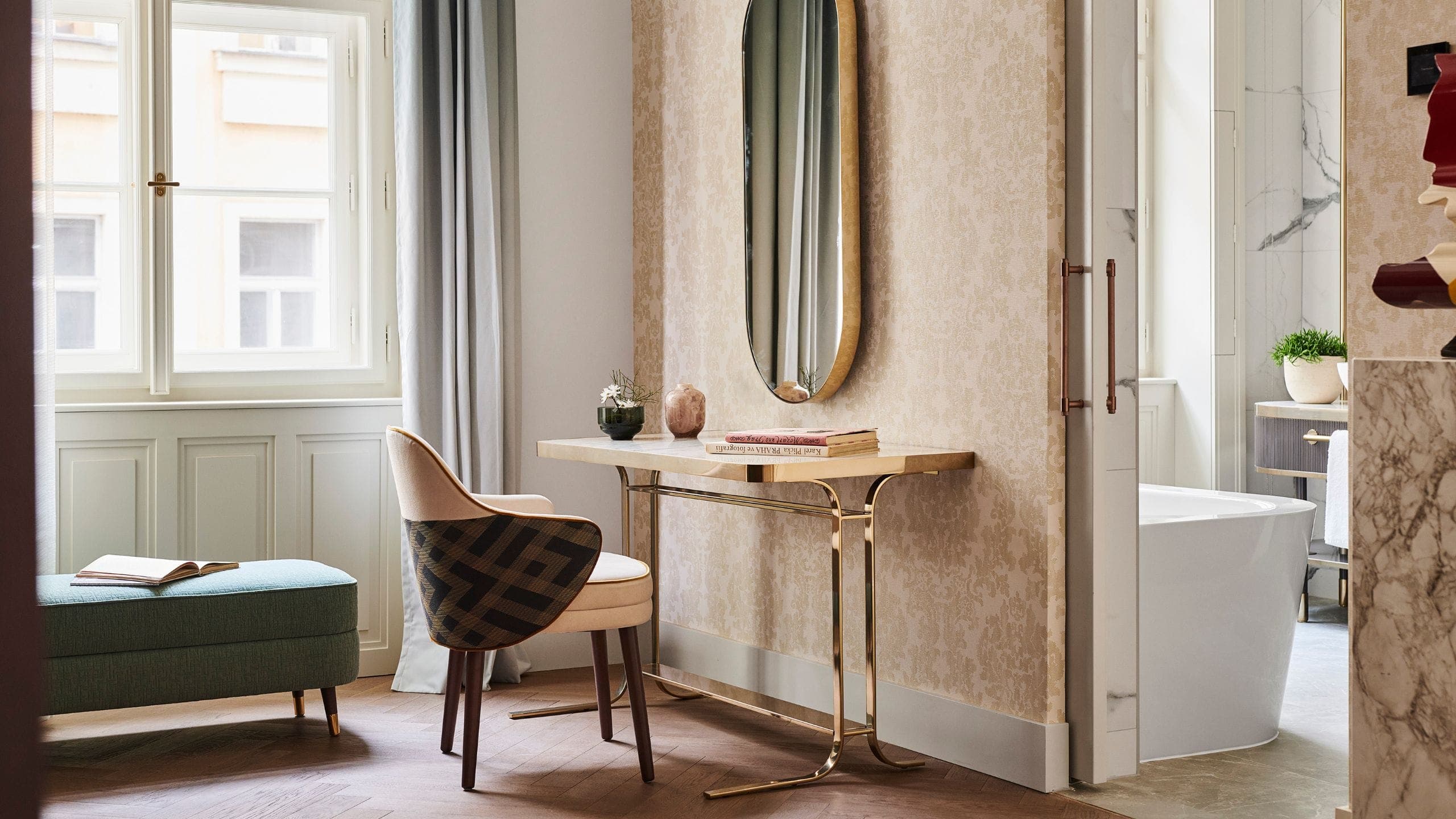 6 von 11 Andaz Prague Wintergarden Equilibrium Suite Bedroom Vanity