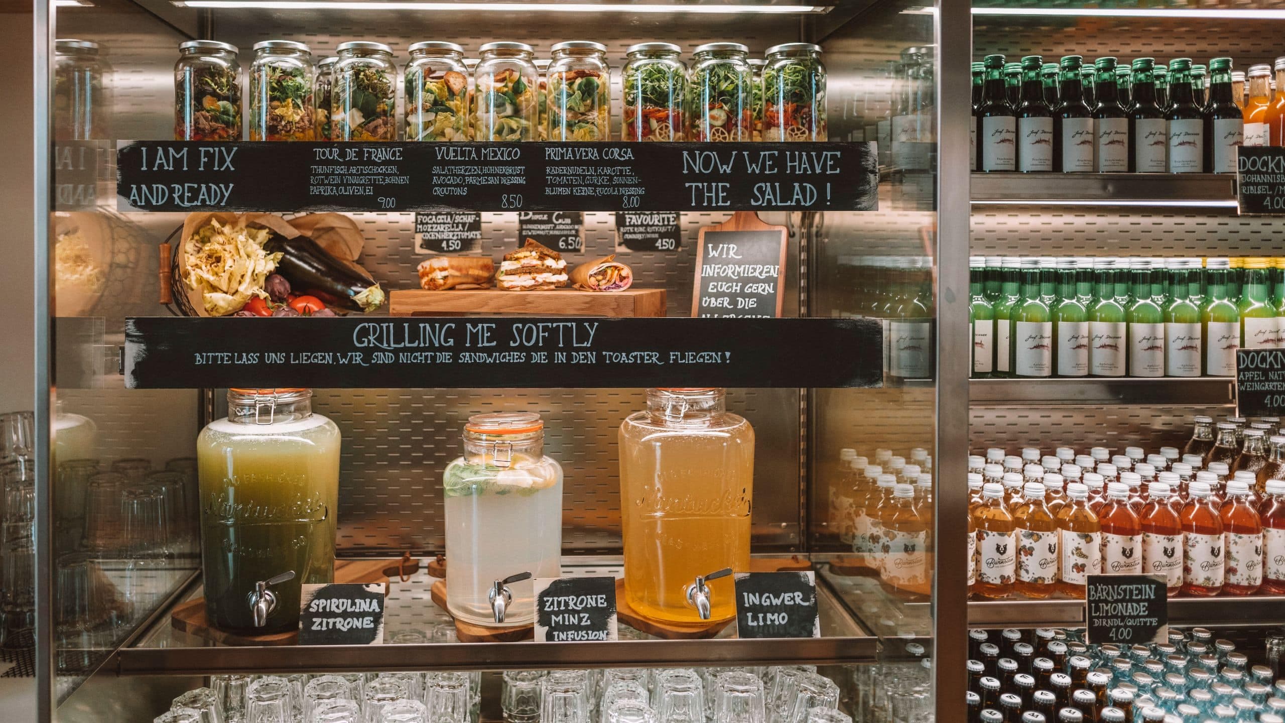 2 von 5 Andaz Vienna Am Belvedere Cyclist Showcase