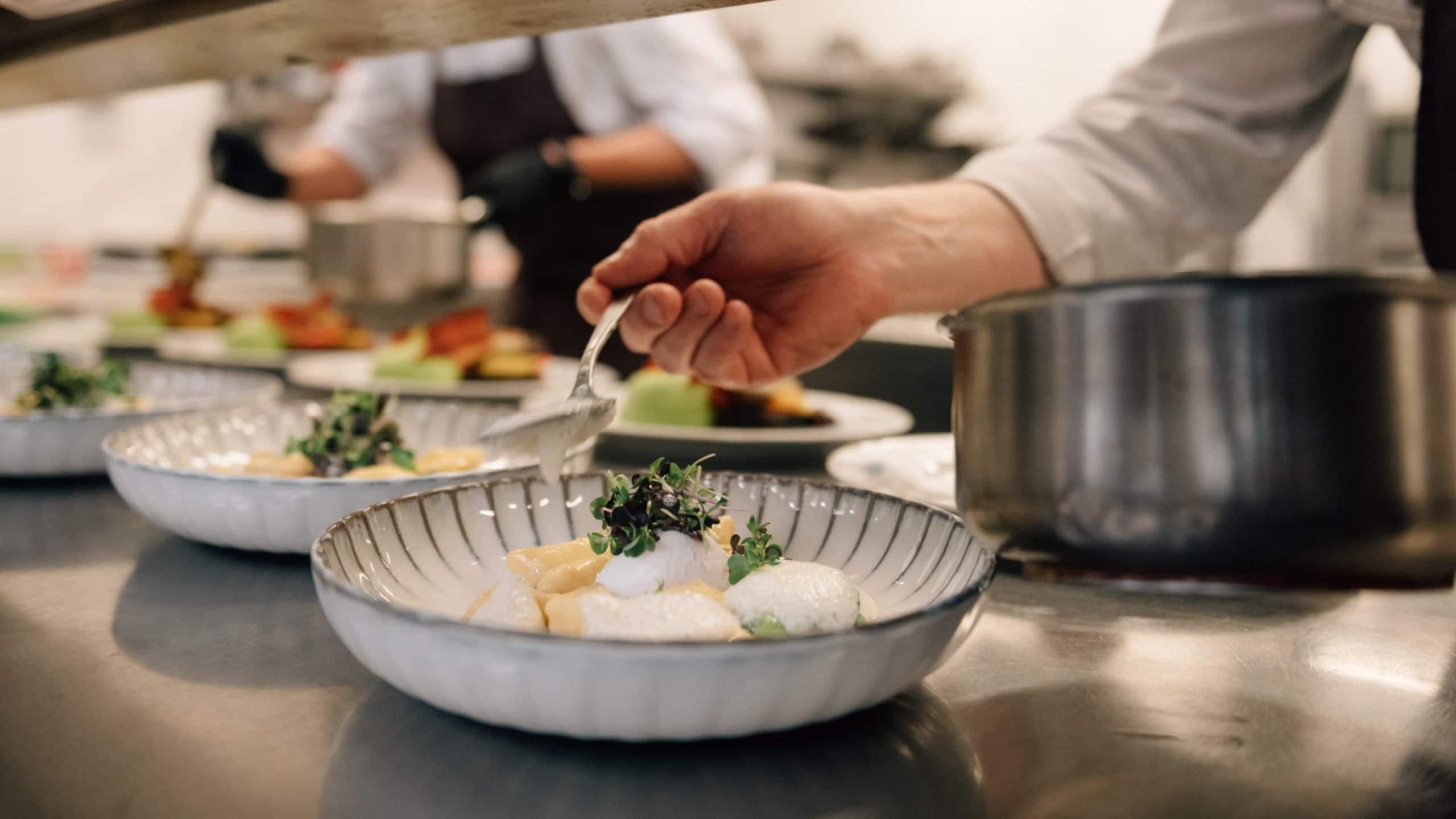 2 von 9 Andaz Vienna Am Belvedere Events Food Preparation