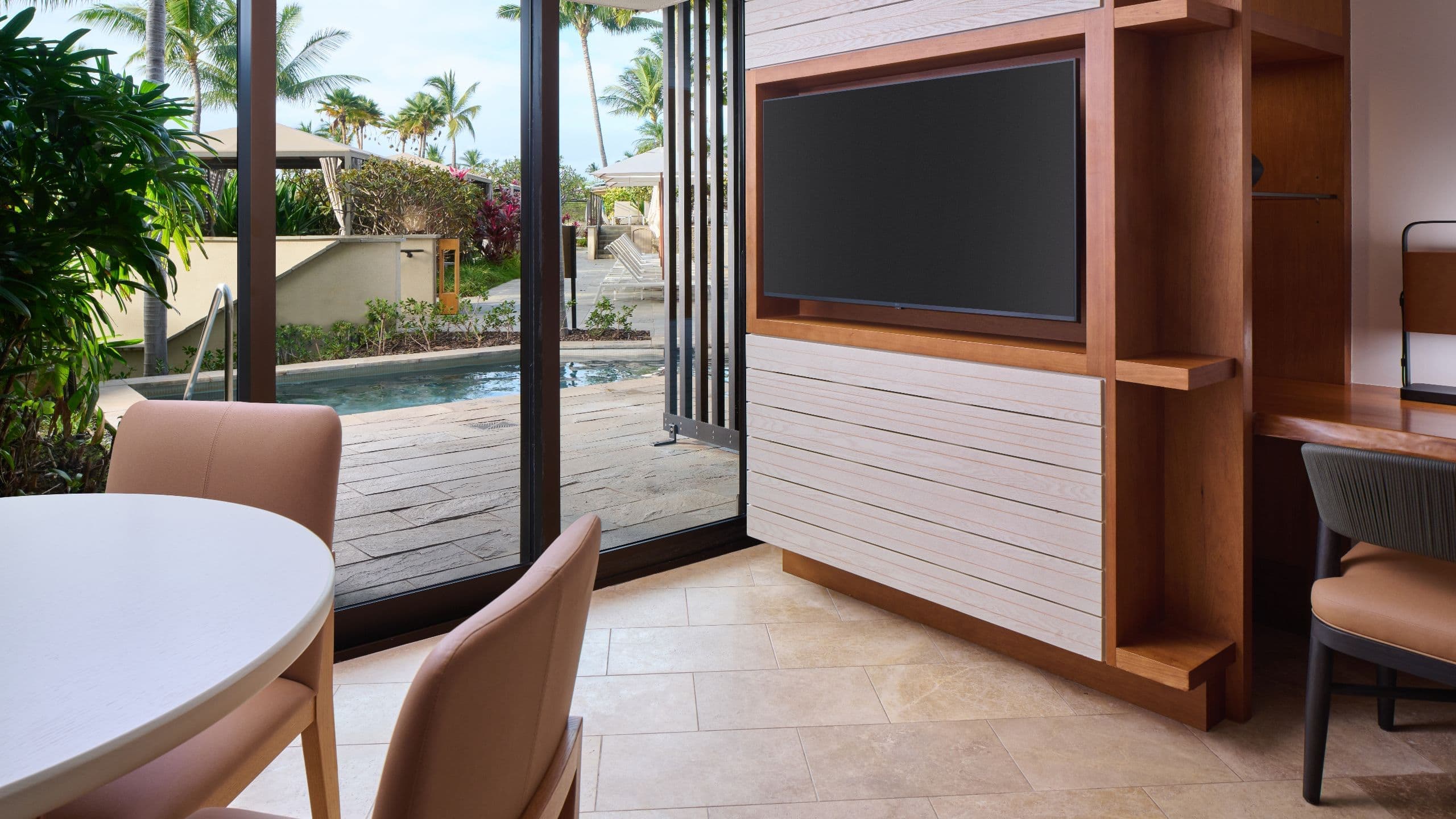 3 de 7 Andaz Maui at Wailea Resort Pool Suite View