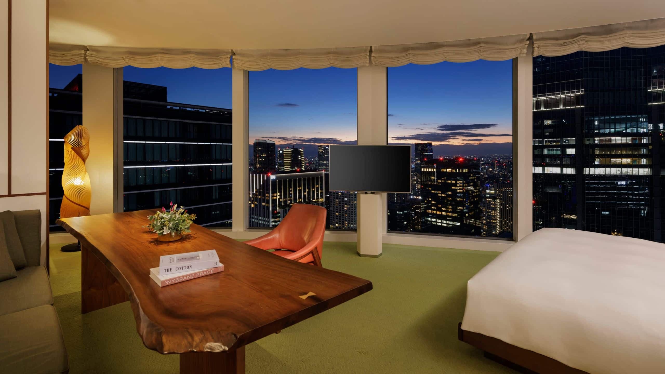 2 из 5 Andaz Tokyo Toranomon Hills Deluxe Tower View Night Panorama