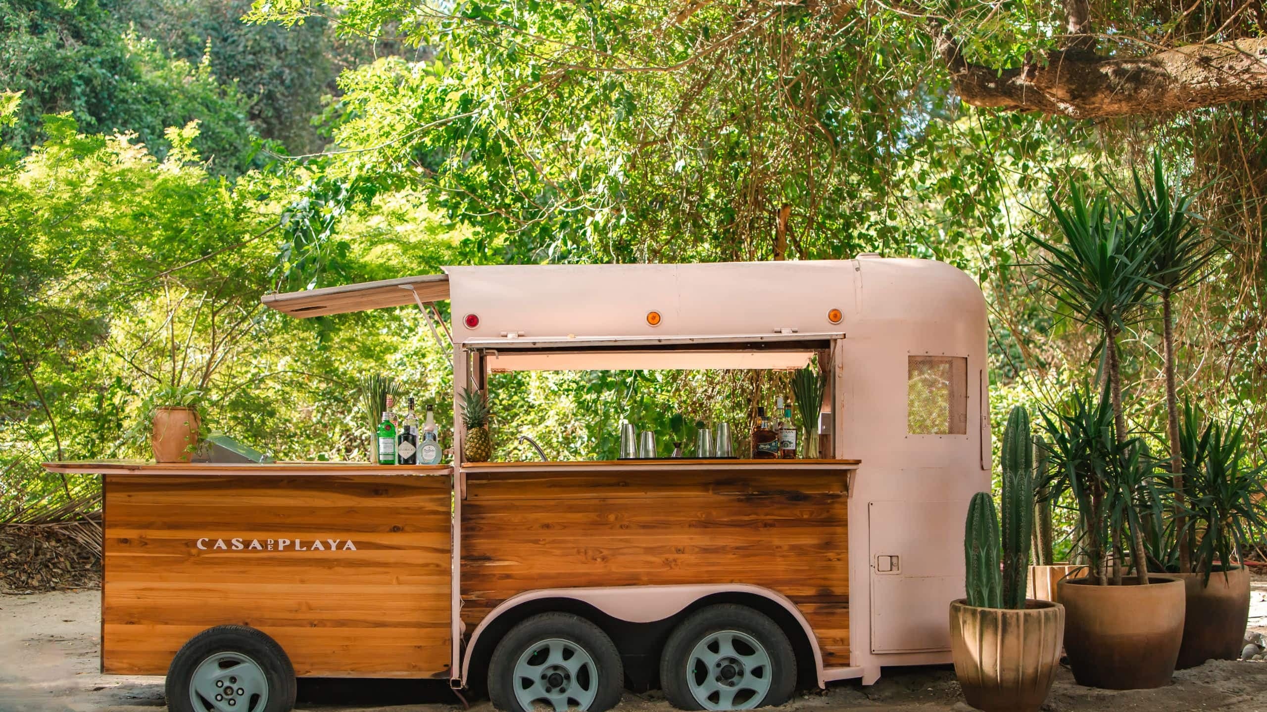 Andaz Peninsula Papagayo Resort, Costa Rica Casa de Playa Bar Van