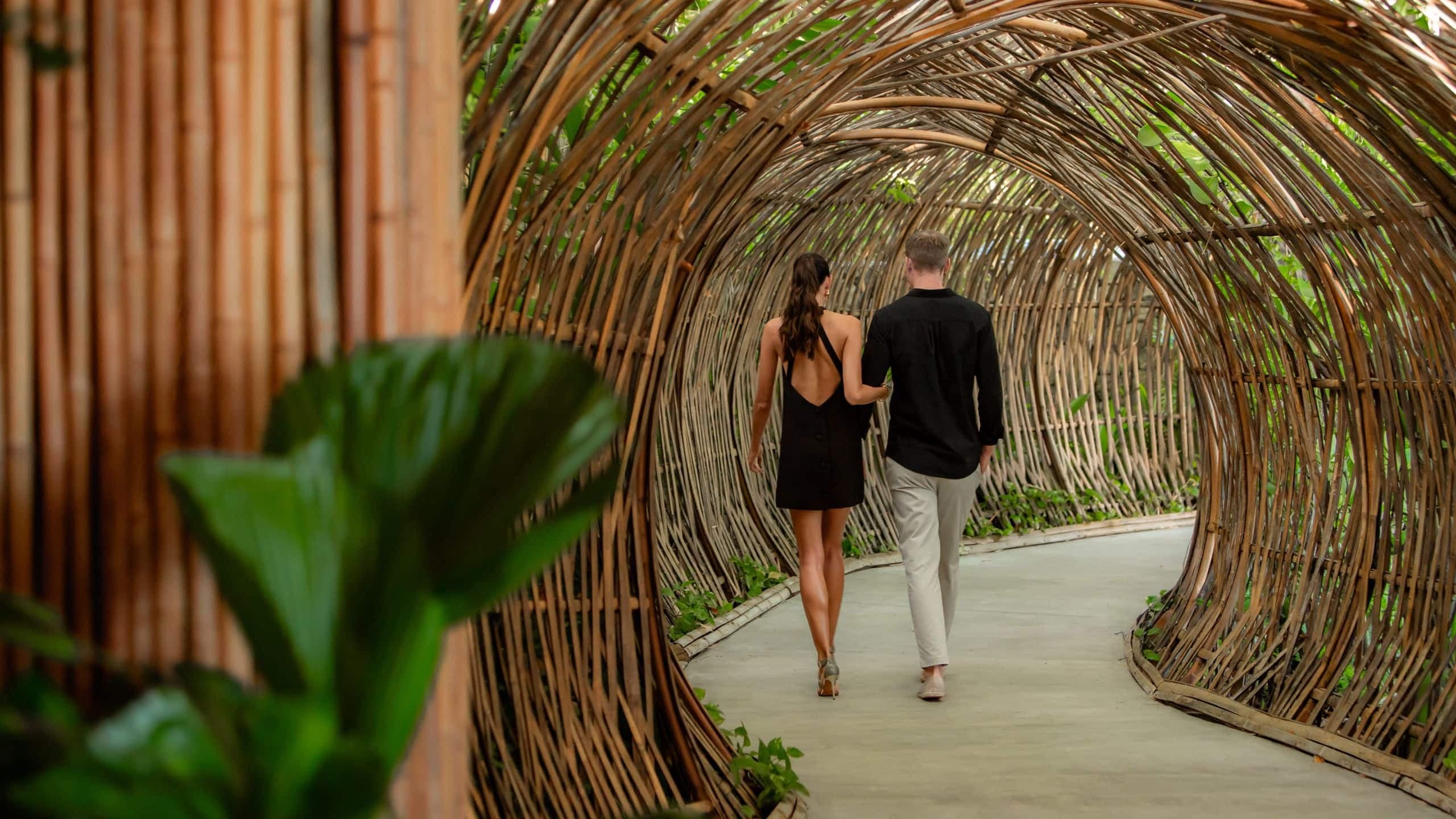 Andaz Peninsula Papagayo Resort, Costa Rica Ostra Main Entrance Couple Walking