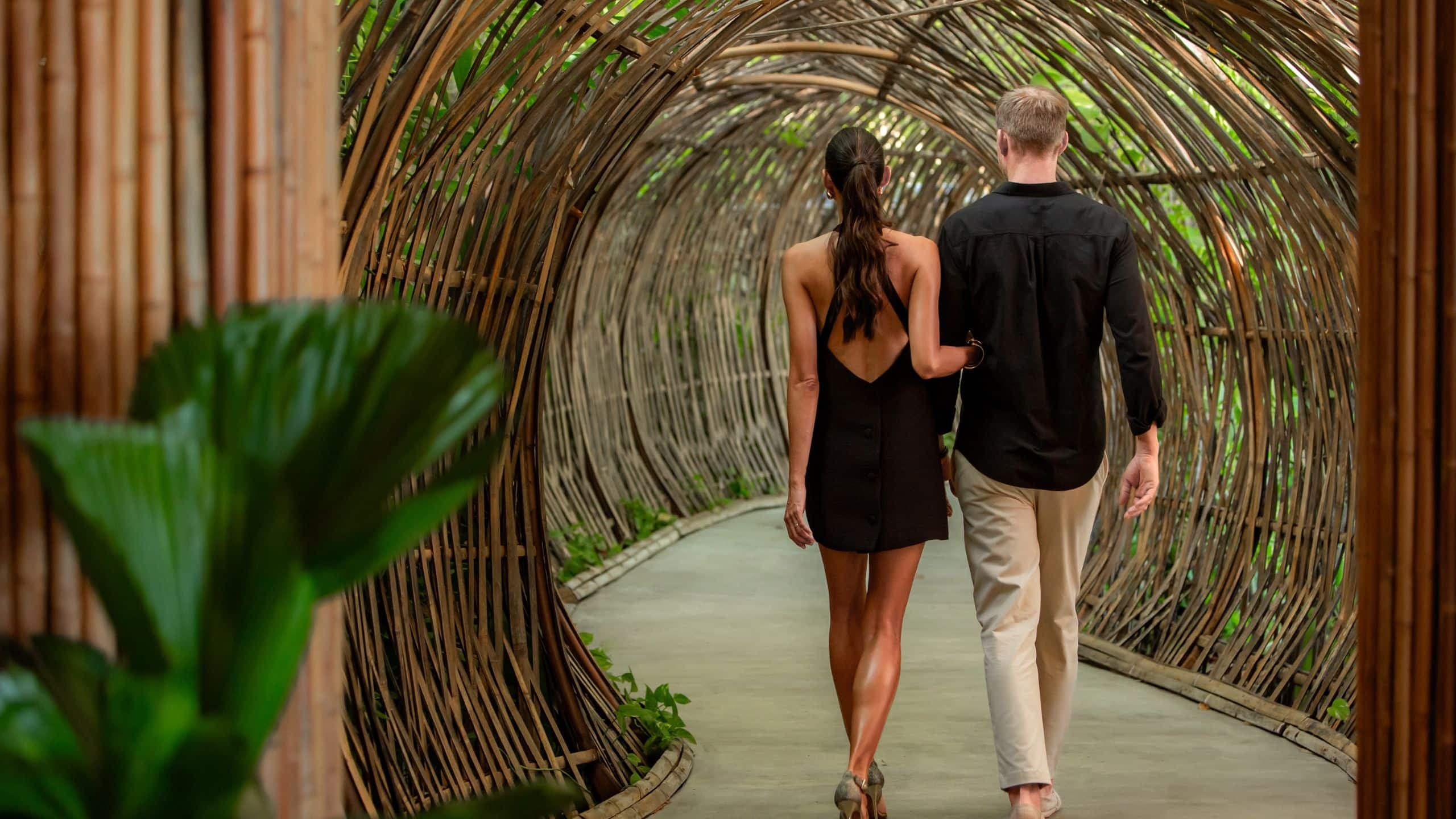 Andaz Peninsula Papagayo Resort, Costa Rica Ostra Main Entrance Couple