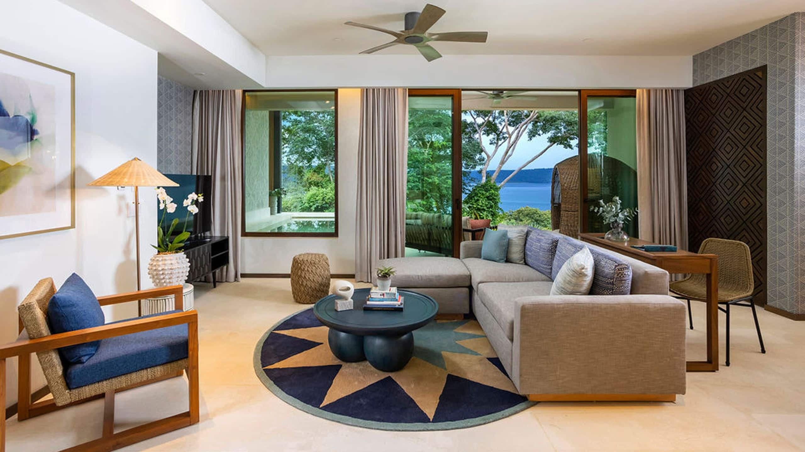 3 de 6 Andaz Peninsula Papagayo Resort, Costa Rica One Bed Villa Living