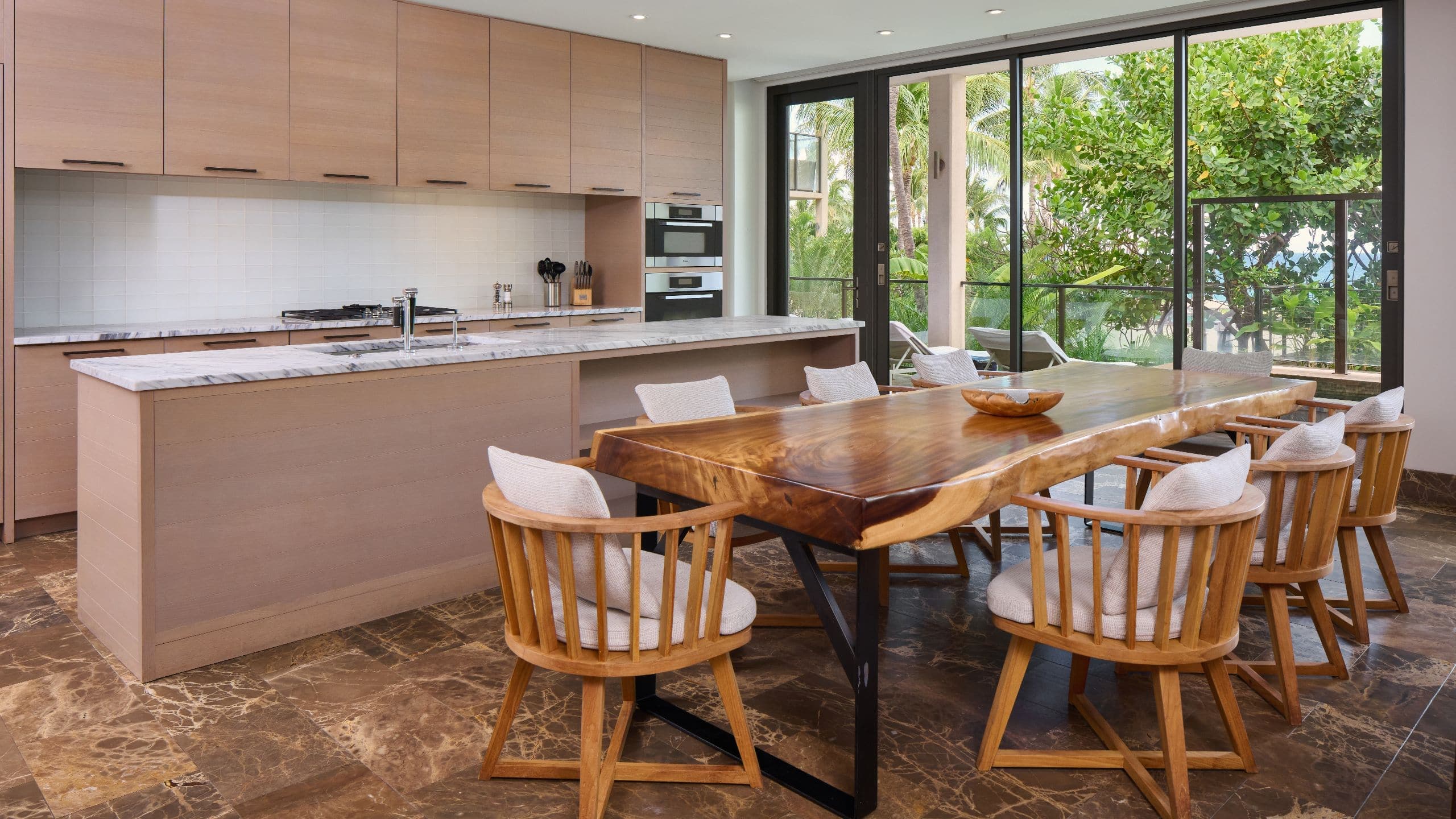 2 de 10 Andaz Maui at Wailea Resort Hema Garden View Villa Kitchen