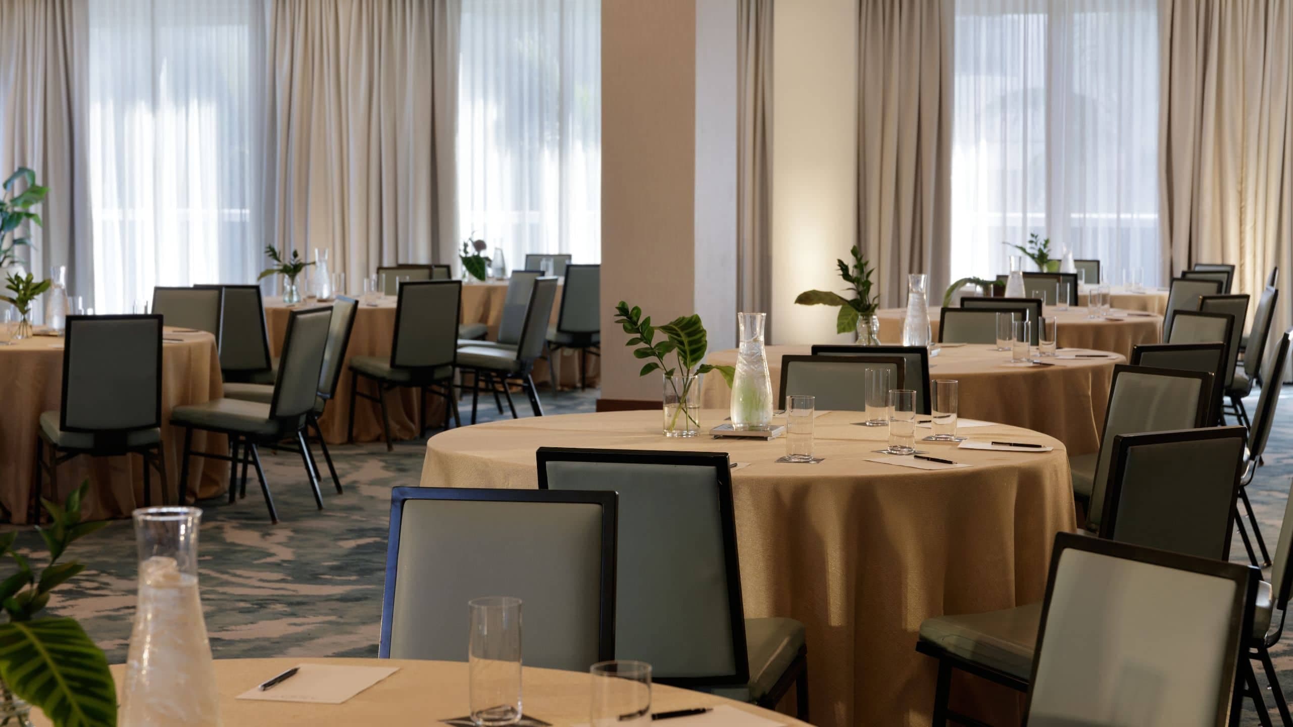 6 of 16 Andaz Miami Beach Andaz Ballroom Crescent Medium Shot