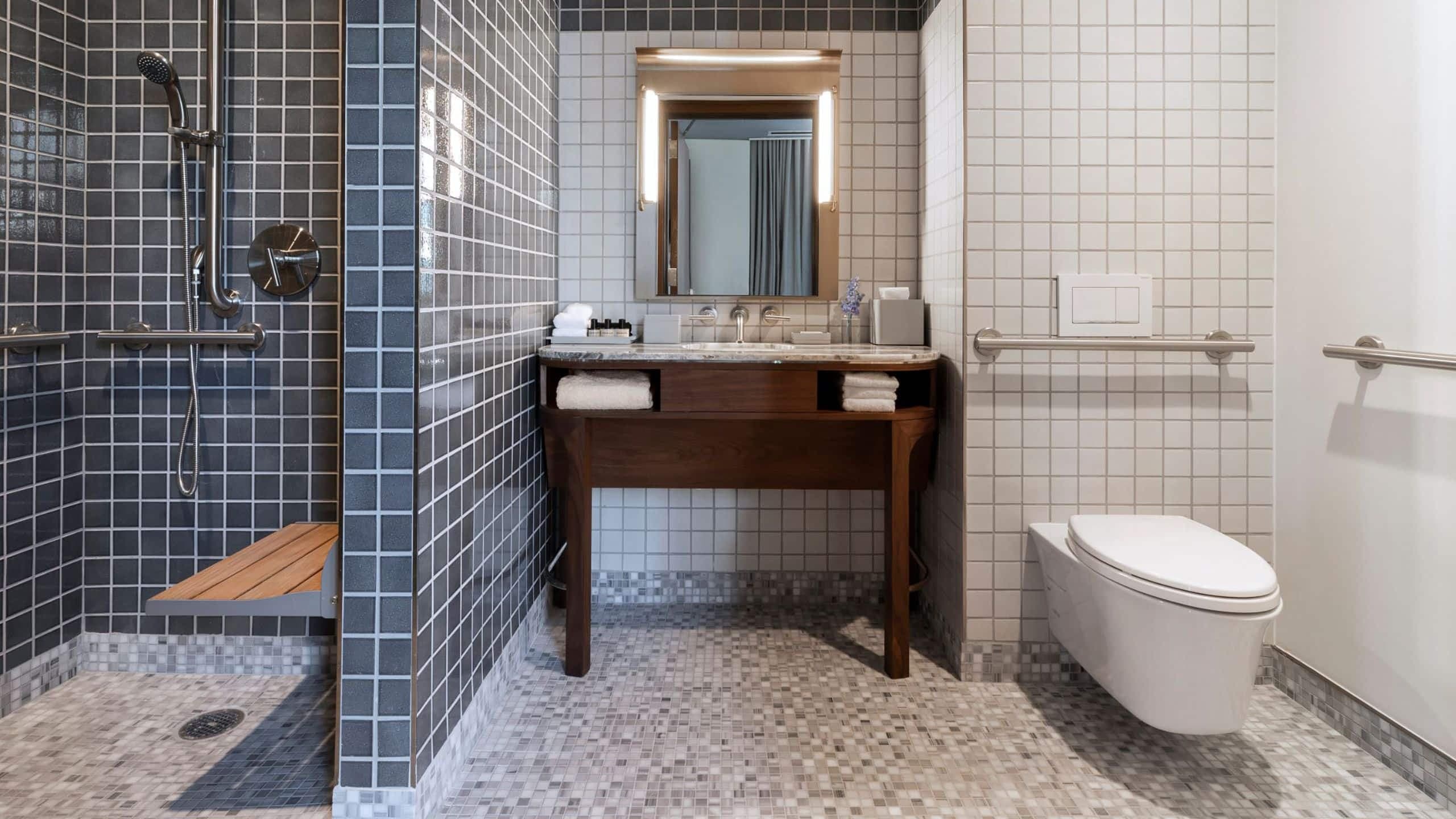 1 de 1 Thompson Washington D.C. ADA Bathroom