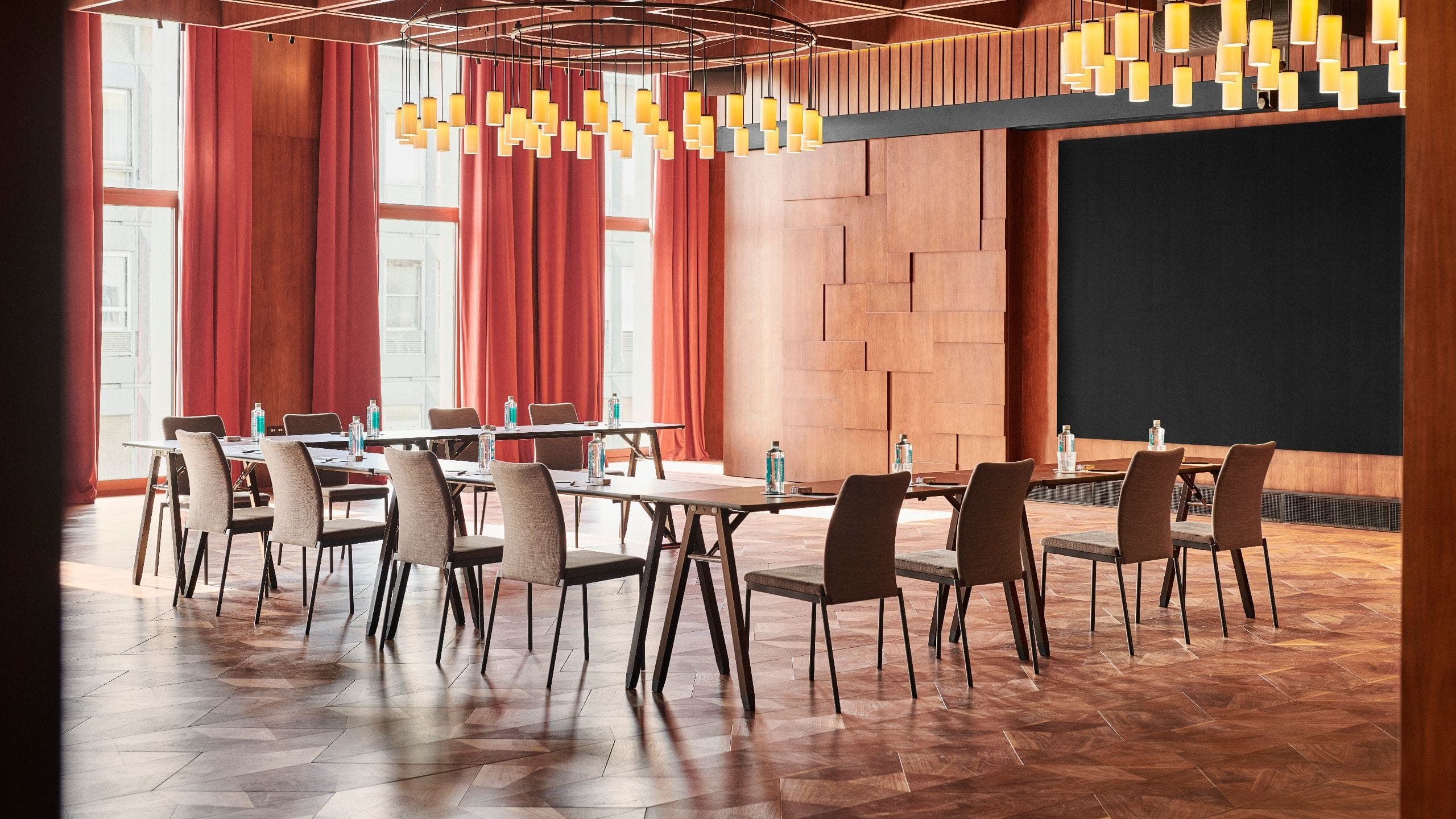 1 of 2 Thompson Madrid Carmen U Shape