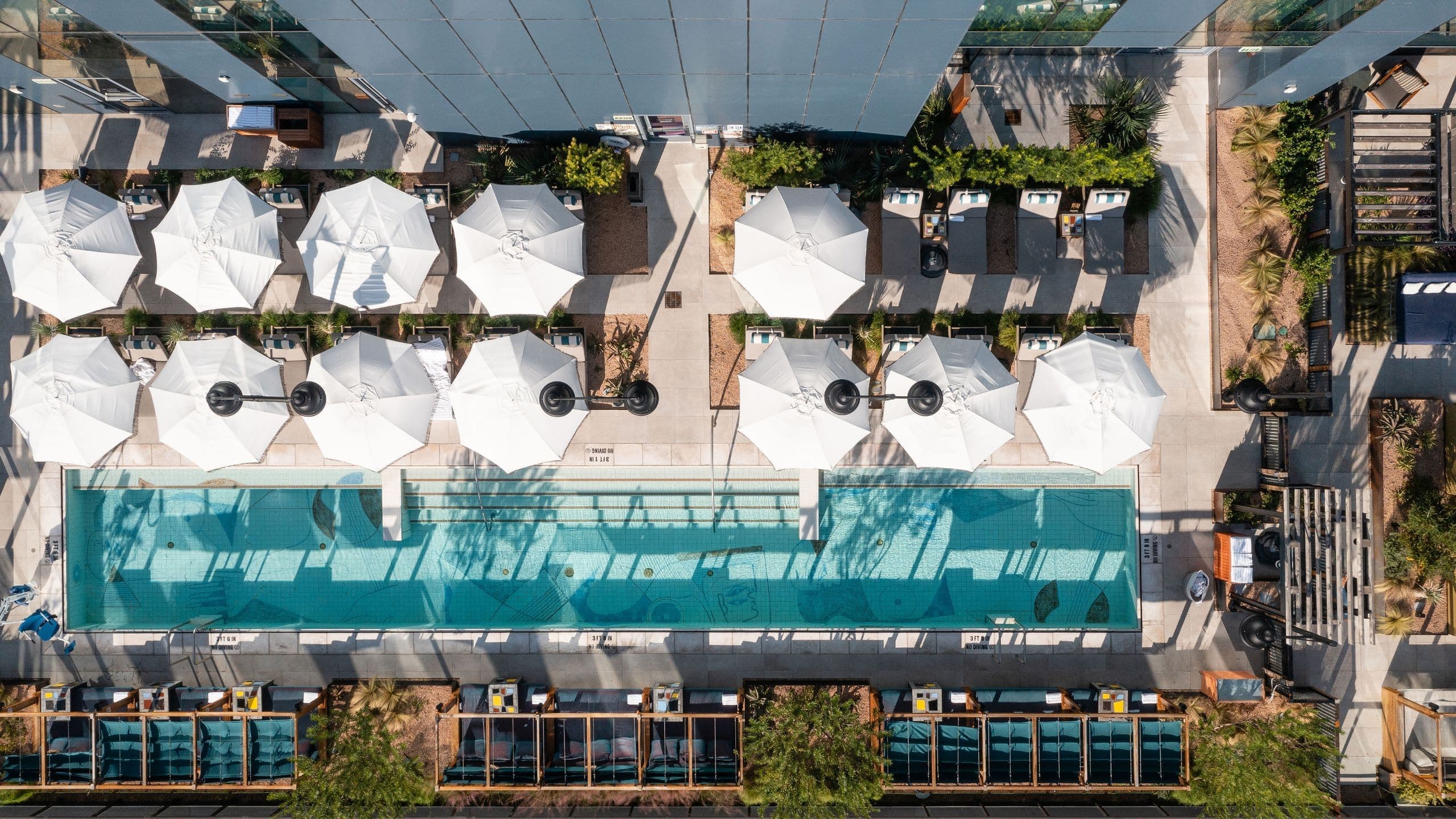 4 de 4 Thompson Austin Pool View