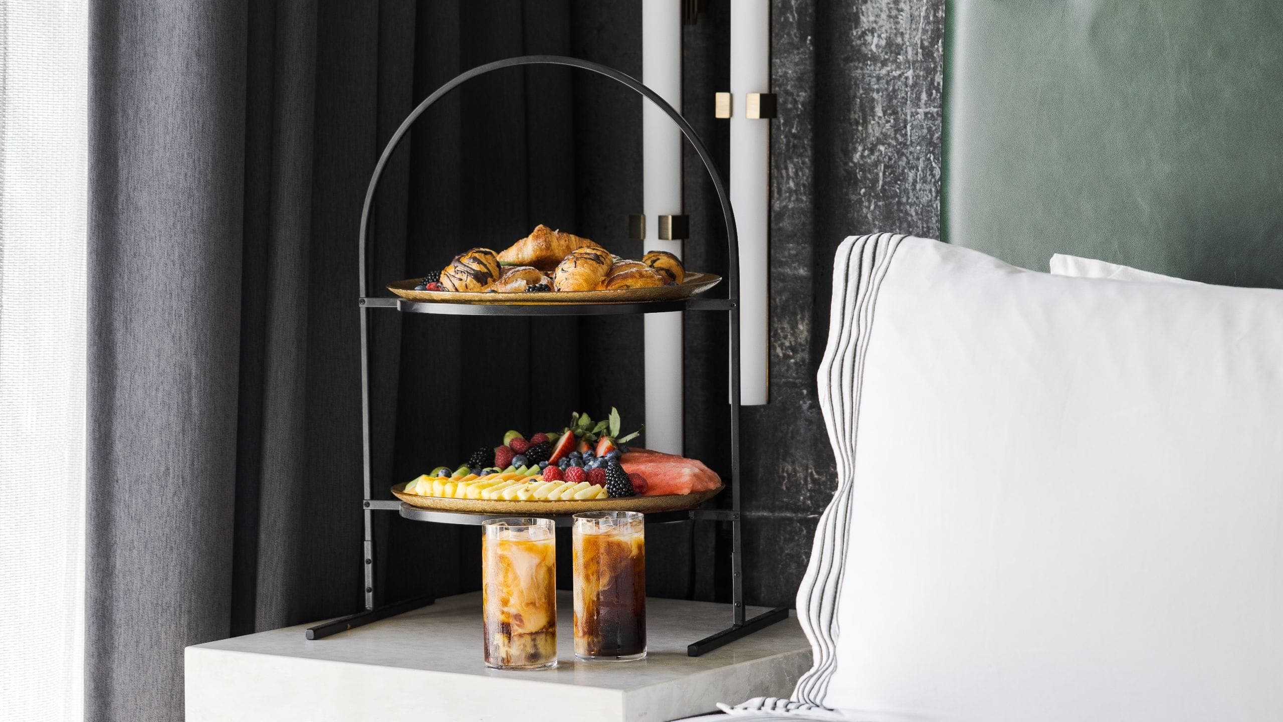 3 de 4 Thompson Austin Residences Breakfast Tier