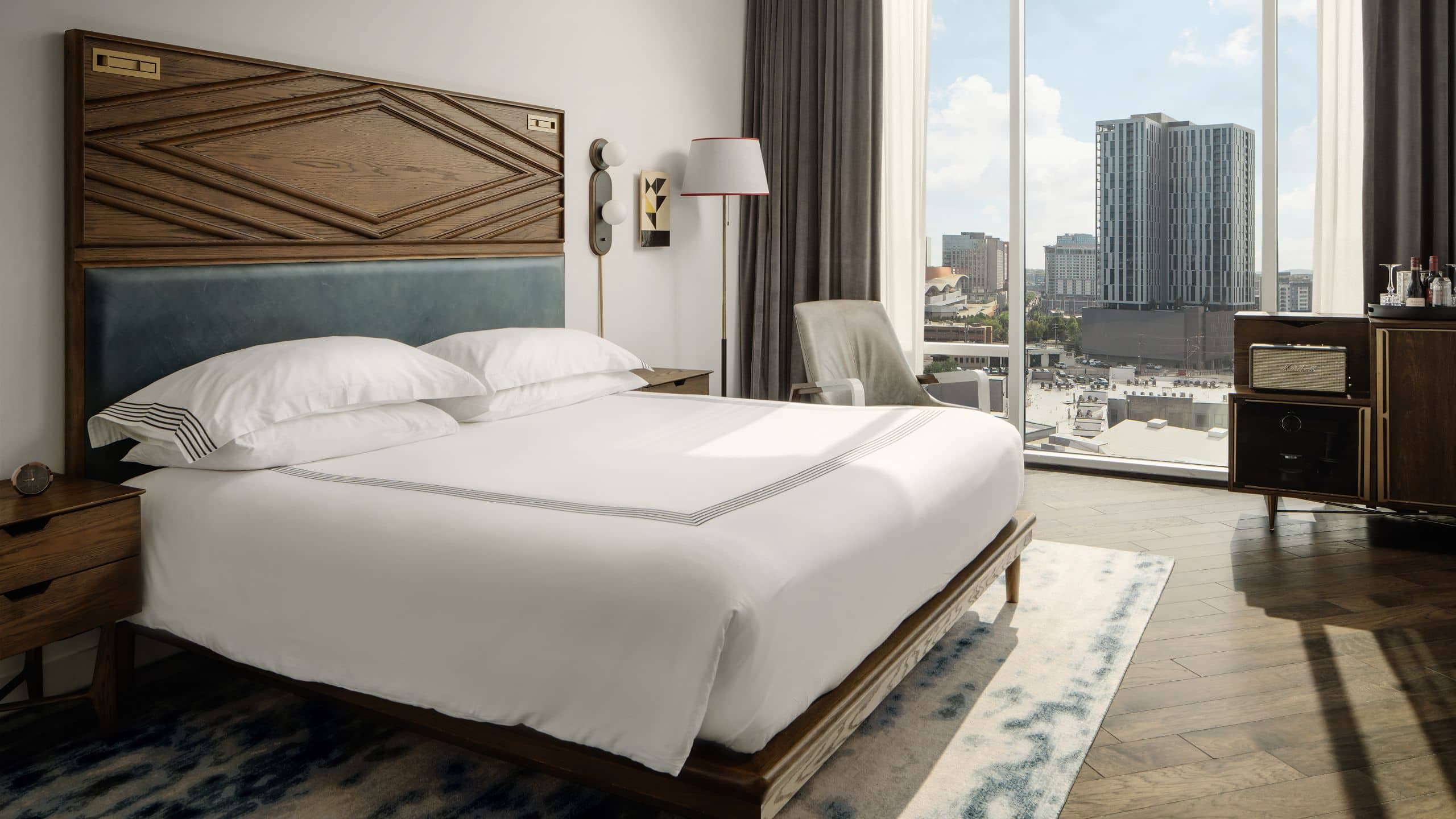 1 de 4 Thompson Nashville One King Bed