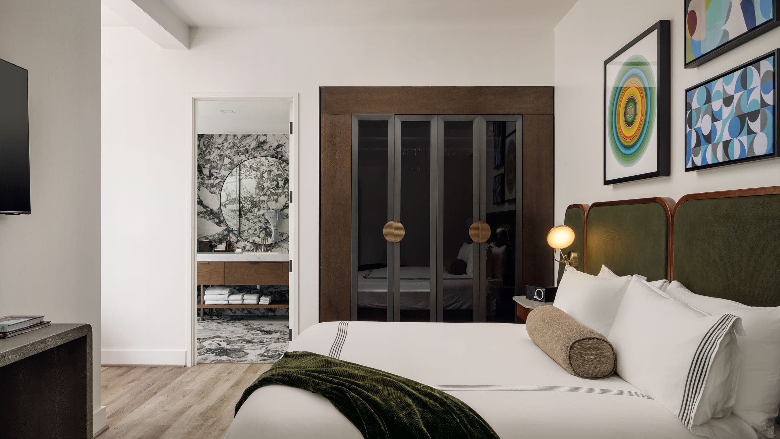 Thompson Houston Sky Suite Bed